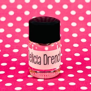 Delicia Drench Perfume Oil Sample. Mini 1/16 oz Trial Size. Cheirosa 59 Sol de Janeiro Inspired. Vegan + Phthalate Free + Cruelty Free.