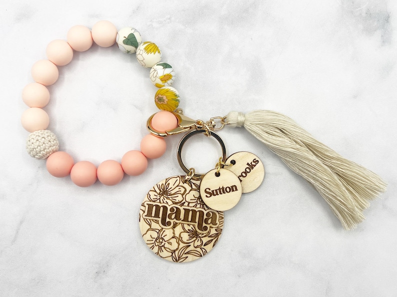 Mama Schlüsselbund Armband, Mama Schlüsselbund, Mama Armband, weiche Perlen, Name Schlüsselbund, ursprüngliche Schlüsselbund, Kinder Namen Armband für Mama, Mama Schmuck Bild 3