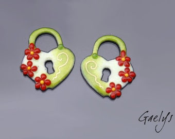 Emaux Gaelys - Paire de charms cuivre émaillé pour boucles d'oreille - vert / blanc / rouge - PETIT coeur cadenas - Saint valentin