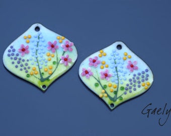 Emaux Gaelys - Paire de charm cuivre émaillé pour boucles d'oreille - vert / bleu / violet / rose -  printemps - bouquet - lupins