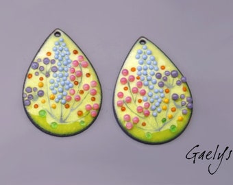 Emaux Gaelys - Paire de charm cuivre émaillé pour boucles d'oreille - vert / rose / jaune / bleu pervenche  - printemps - bouquet - lupins