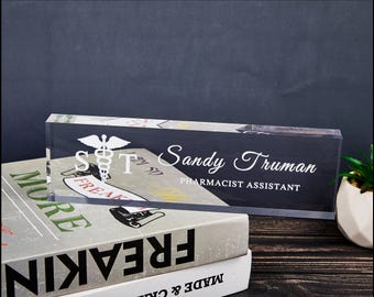 Placa personalizada de acrílico para consultorio médico, ideal para doctores, enfermeras o como regalo de graduación.