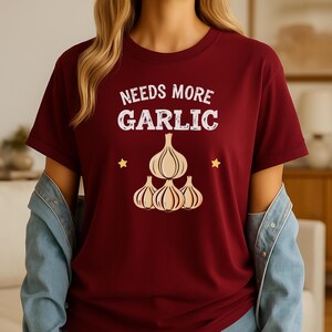 Braucht mehr Knoblauch Distressed Candy Pop Knoblauchzwiebeln T-Shirt Verspielt Koch Humor Kochen Shirt Foodie Home Koch Statement Top