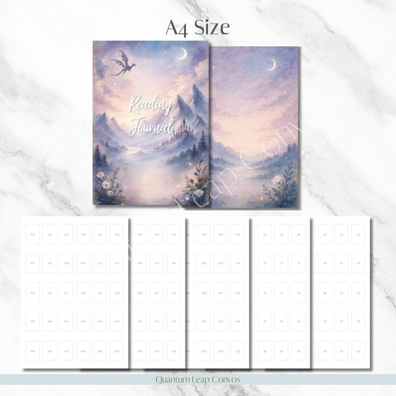 Pu&ograve; includere: Diario di lettura in formato A4 con un design paesaggistico ad acquerello. La copertina presenta un drago, montagne e il testo "Reading Journal". Il diario ha una morbida tavolozza di colori blu, viola e bianchi. Include diverse pagine con caselle numerate.