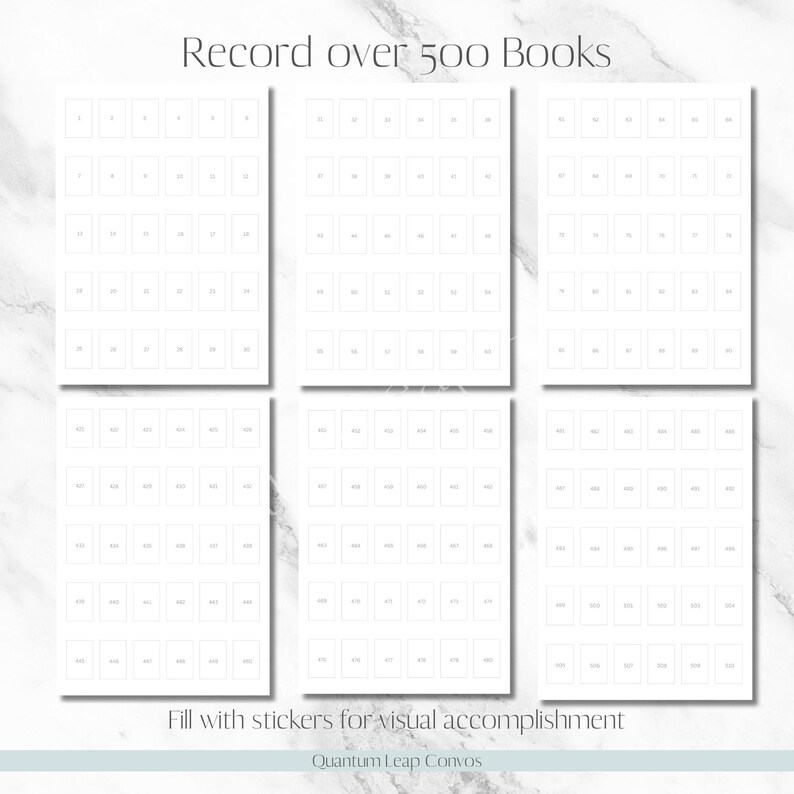 K&ouml;nnte beinhalten: Wei&szlig;e Buch-Tracker-Seiten mit Feldern zum Aufzeichnen von &uuml;ber 500 B&uuml;chern. Die Seiten haben ein Raster aus kleinen Rechtecken f&uuml;r Aufkleber, mit dem Text "Record over 500 Books" und "Fill with stickers for visual accomplishment."