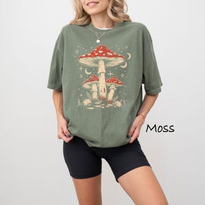 Comfort Colors® Mushroom Flower Shirt, Mushroom Wildflower, Botanical Mushroom Shirt, Retro Mushroom Shirt, Cottagecore Mushroom Shirt