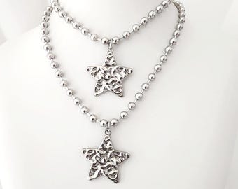Sternkette: Silber, gehämmerter Sternanhänger, kosmischer Schmuck, Uno de 50