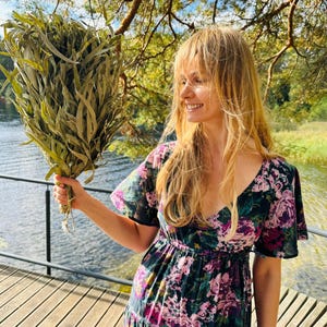 Valentine&#39;s Day Gift – Handcrafted Eucalyptus Sauna Broom | Natural Aromatic Sauna Essential, Eco-Friendly Wellness Accessory for Relaxation