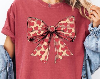 Chemise coquette Saint-Valentin, t-shirt avec noeud pour la Saint-Valentin, chemise avec noeud coquette, chemise coeur Saint-Valentin, cadeau pour la Saint-Valentin, t-shirt couleurs confort