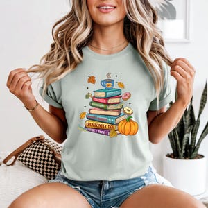 Fall Coffee T-shirt, Comfort Colors, Romantasy Gift, Bookish Shirt, Cozy Reader Shirt, Autumn Shirt, Coffee Lover Shirt, Bookworm Shirt bild 3