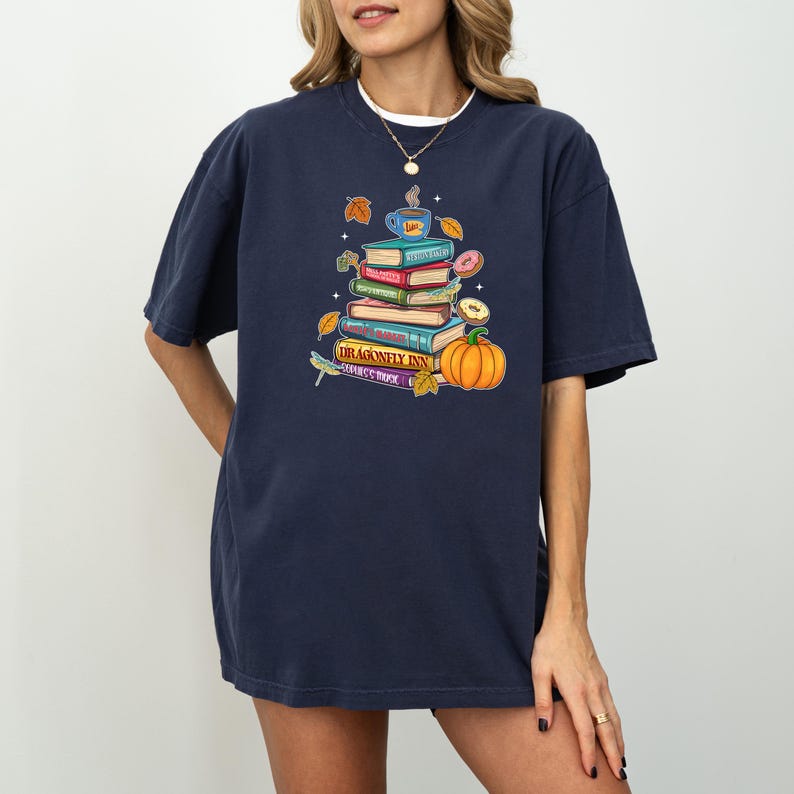 Fall Coffee T-shirt, Comfort Colors, Romantasy Gift, Bookish Shirt, Cozy Reader Shirt, Autumn Shirt, Coffee Lover Shirt, Bookworm Shirt bild 8
