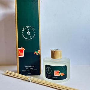 Reed Diffuser 200ml - Natural Pure Essential Oils - Scented Reed diffuser - Frosted Glass with Wooden lid - Gift Ideas - Home Fragrance