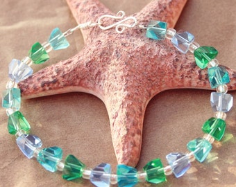 Faceted Aqua Blue and Green Glass Silver Beachy Bracelet