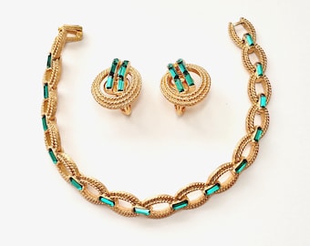Vintage Trifari Textured Gold Link Emerald Green Baguette Rhinestones Bracelet Earrings Set, Signed 1950s