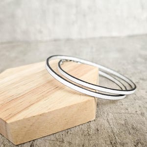 Weißes Armband aus echtem Leder, doppelt gewickeltes Armband