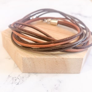 Mehrreihiges Armband aus echtem Leder, doppelt gewickeltes Armband