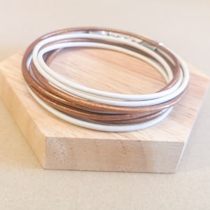Mehrreihiges Armband aus echtem Leder, doppelt gewickeltes Armband