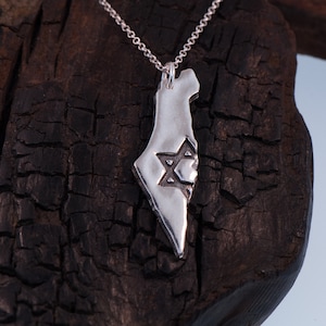 Collier silhouette carte du pays d'Israël, demi-étoile juive masculine en argent sterling.