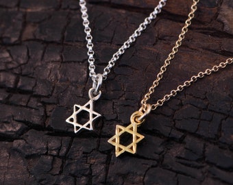 Zierliche Davidstern Halskette Silber oder Gold Magen David Halskette Jüdische Stern-Halskette Religiöse Stern-Halskette Davidstern Charme.
