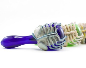 Facehugger Alien Pipe / Glass Spoon Pipe / Alien Movie / Xenomorph / Sci-Fi Glass Pipe / Heady Glass / You Choose the Color / Made to Order