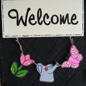 Changeable Welcome Sign Seasonal Welcome Sign with 3 sets of Interchangeable 3 piece Charms Hand Painted image 2