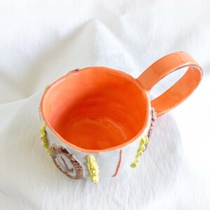Handgjord keramisk kaffemugg - 250ml med lavendeldesign, handmålad och detaljer i 24K guld bild 8