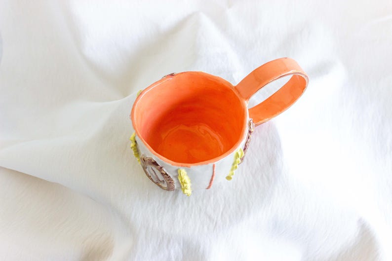 Handgjord keramisk kaffemugg - 250ml med lavendeldesign, handmålad och detaljer i 24K guld bild 7