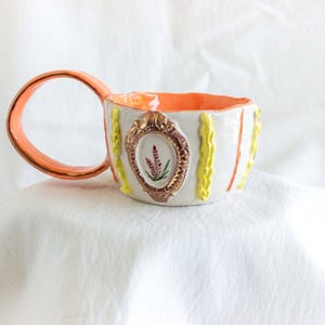 Handgjord keramisk kaffemugg - 250ml med lavendeldesign, handmålad och detaljer i 24K guld bild 6
