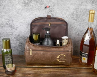 Personalized Men's Leather Toiletry Bag, Groomsmen Gifts,Leather Dopp Kit, Engraved Bathroom Travel Bag,Gift for Him,Gift for Men,Travel Bag