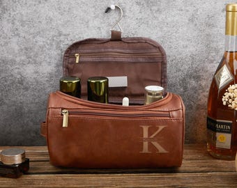 Gepersonaliseerde leren toilettas voor heren, cadeaus bruidsjonkers, gegraveerde dopp-kit, reistoilettas, leren accessoire, kerstcadeau voor hem