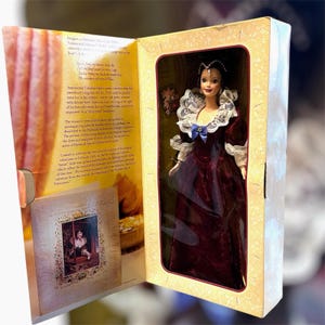Rare Collectible Hallmark Sentimental Valentine Barbie Doll 1995 Special Edition
