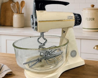 Vintage Sunbeam Mixmaster 60th Anniversary 12 Speed Detachable Mixer - Tested / MCM retro kitchen collectible