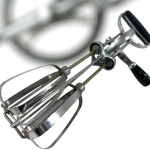 Vintage 1950’s EKCO Hand-crank Mixer / Egg Beater -Nostalgic Kitchen Collectible