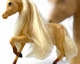 Vintage Mattel Barbie Horse Dallas Palomino Blonde Mane Tail Star Hoof z lat 80. XX wieku