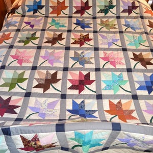 Hand-gequiltetes Amish-Ahornblatt 276 x 294 cm