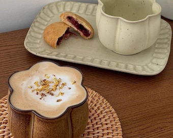 Tasse à café en céramique grossière en forme de fleur (250 ml)