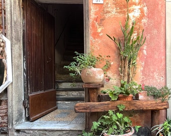 Cinque Terre, Italy - Door Picture in the fabulous town of Monterosso!