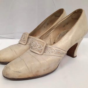 1910s-1920s Women's White Leather Shoes with Buckle