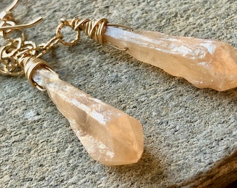 Drop earrings. Peach rock crystal earrings. Gold chain gemstone earrings. Hammered gold chain. Crystal drop earrings DOWN TO EARTH