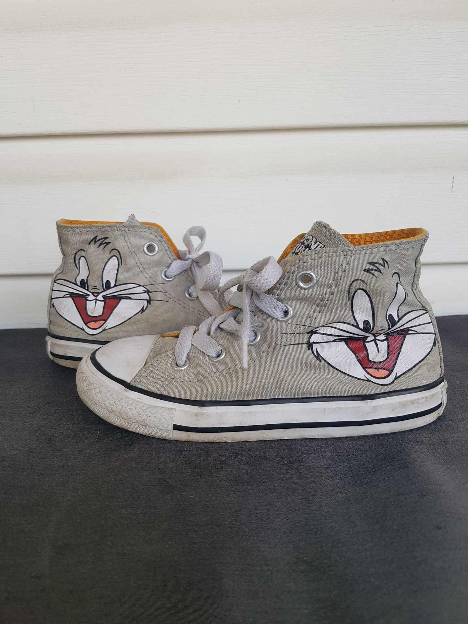Looney tunes converse adults sale