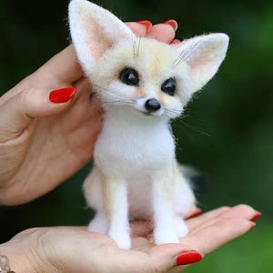 ニードルフェルトのかわいい白いキツネ FENNEC、フェルトキツネ