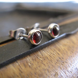 Garnet stud earrings image 1