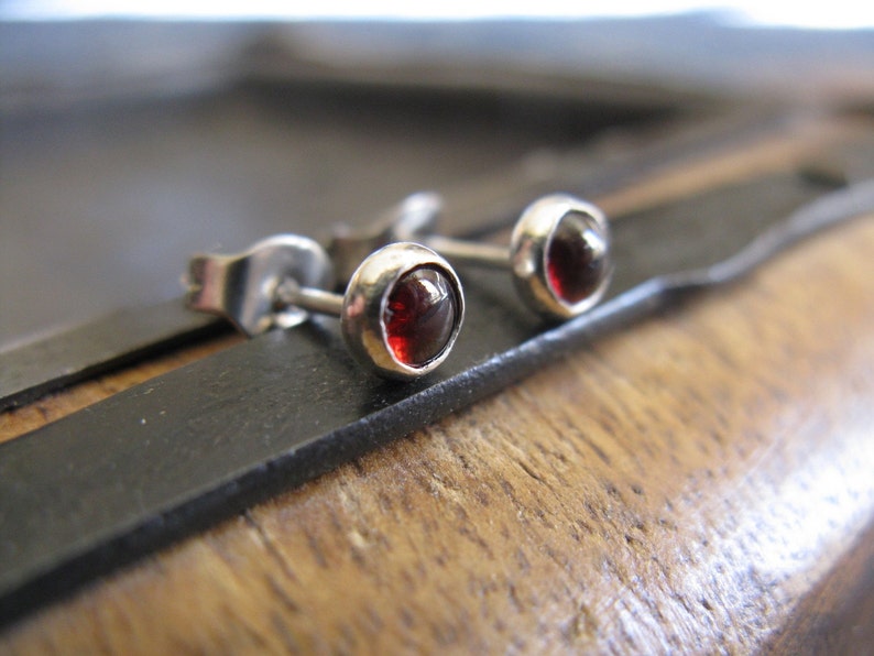 Garnet stud earrings image 1