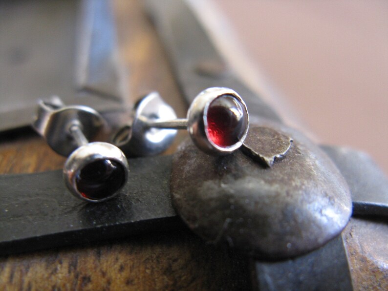 Garnet stud earrings image 4