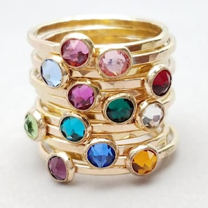 Anillo de piedra de nacimiento relleno de oro de 14 k