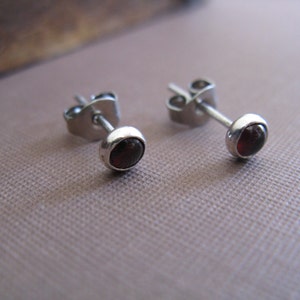 Garnet stud earrings image 2