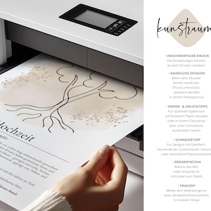 K&ouml;nnte beinhalten: Ein Kunstdruck mit einem minimalistischen Baumdesign und einem beigefarbenen Aquarellhintergrund. Der Druck wird von einer Person gehalten, und der Text "kunstraum" ist in der oberen rechten Ecke sichtbar. Der Druck kommt aus einem Drucker.