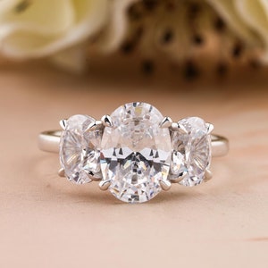 Three Stone Oval Moissanite Engagement Ring, Oval Cut Trilogy Ring, Dainty Bridal Unique Anniversary Gift, Sparkly Ring for Her