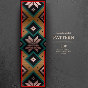 Può includere: Un modello di braccialetto a telaio in PDF con design geometrico in nero, marrone chiaro, verde acqua e bianco con bordi rossi. Il testo include: loom bracelet PATTERN PDF, 25 colonne | 3,38 cm, 85 righe | 14,86 cm, 5 colori. Motivi a stella.