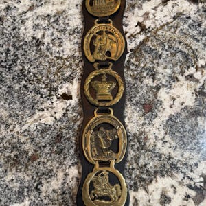 Vintage Wood Concho & Antique Brass Chain Link Belt w/Medallion Center Sz M VTG Wide Brass Chain Concho Belt Distressed Southwestern  main image 4